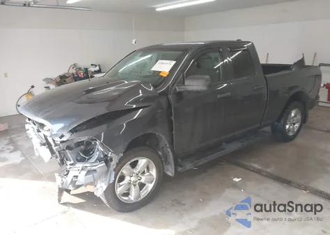 2018 Ram 1500 Express 4X4 6'4 Box z USA, uszkodzony, nr VIN 1C6RR7FG6JS308555